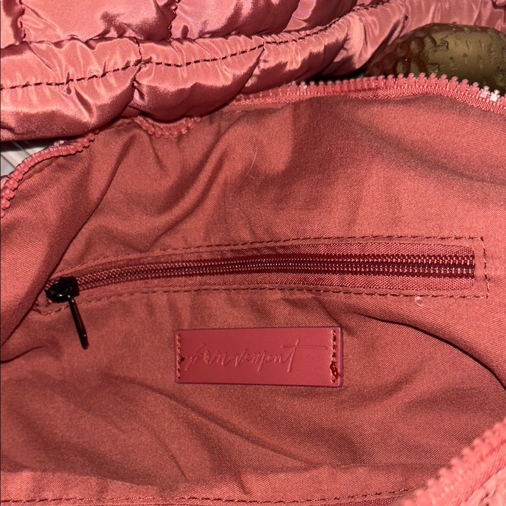 Elegant Quilted Shoulder Bag - Brown - Picture 3 of 3